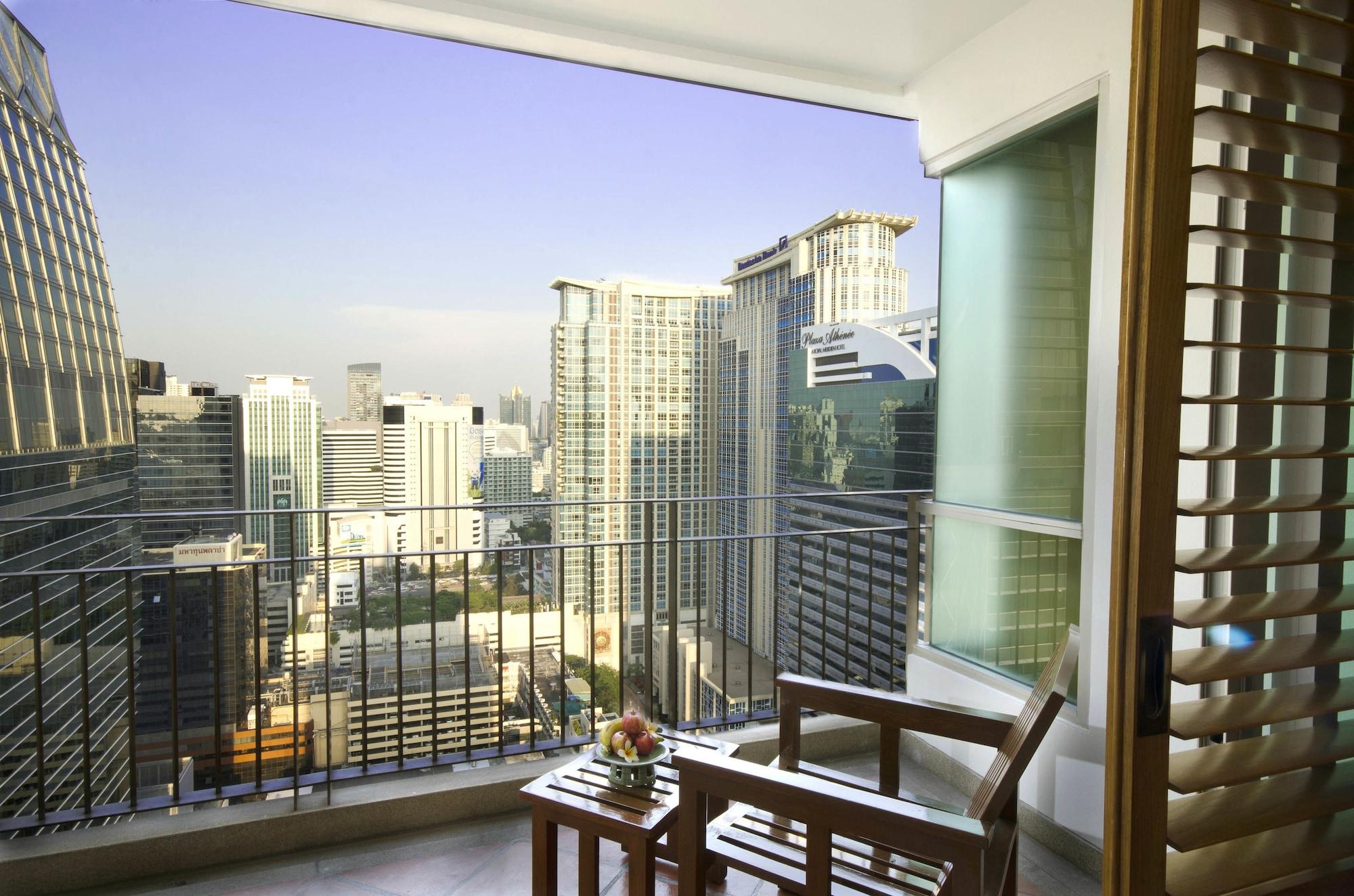Grande Centre Point Hotel Ploenchit - SHA Plus Bangkok Extérieur photo View from the balcony of a typical apartment