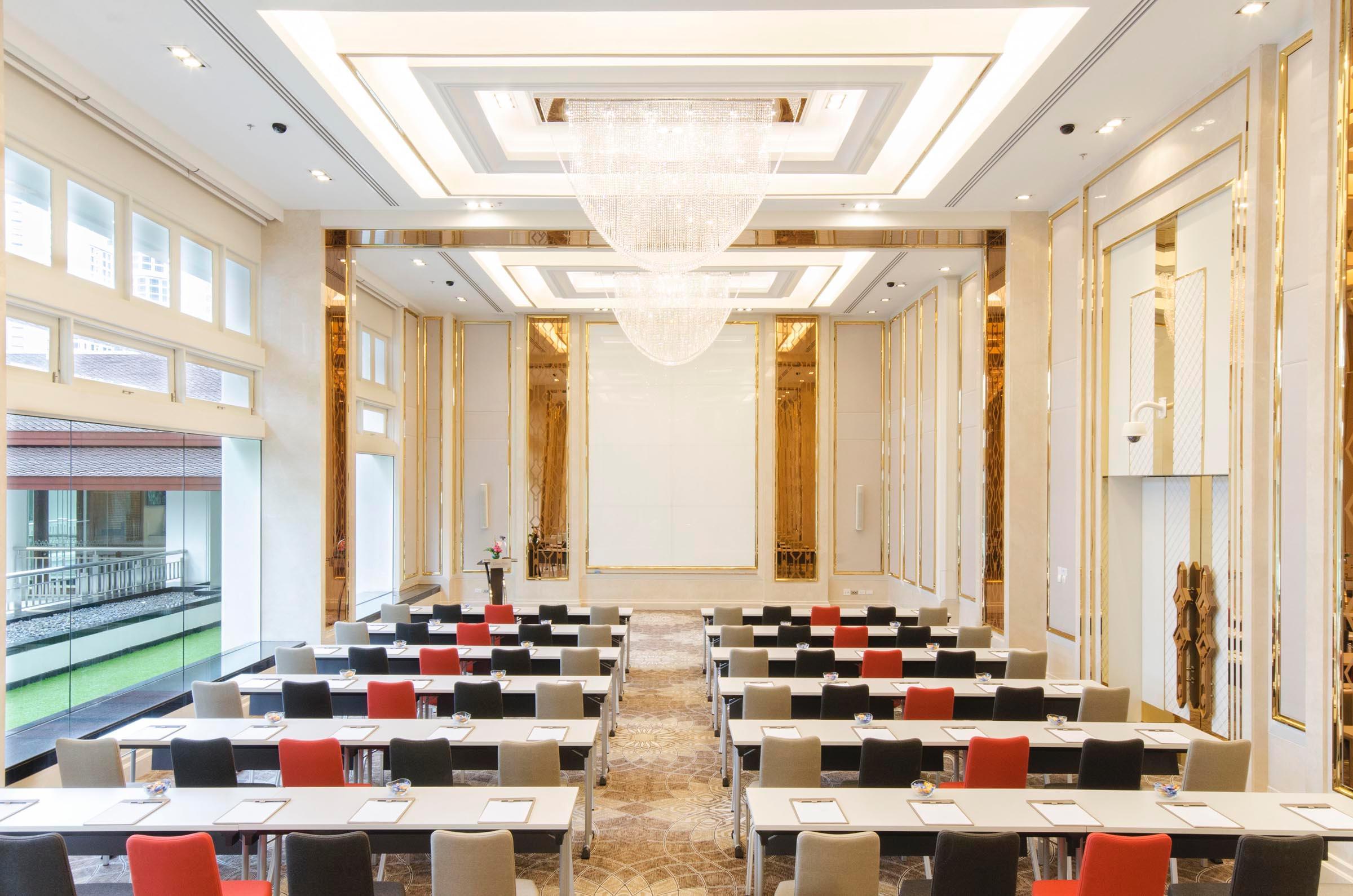 Grande Centre Point Hotel Ploenchit - SHA Plus Bangkok Extérieur photo The main conference room